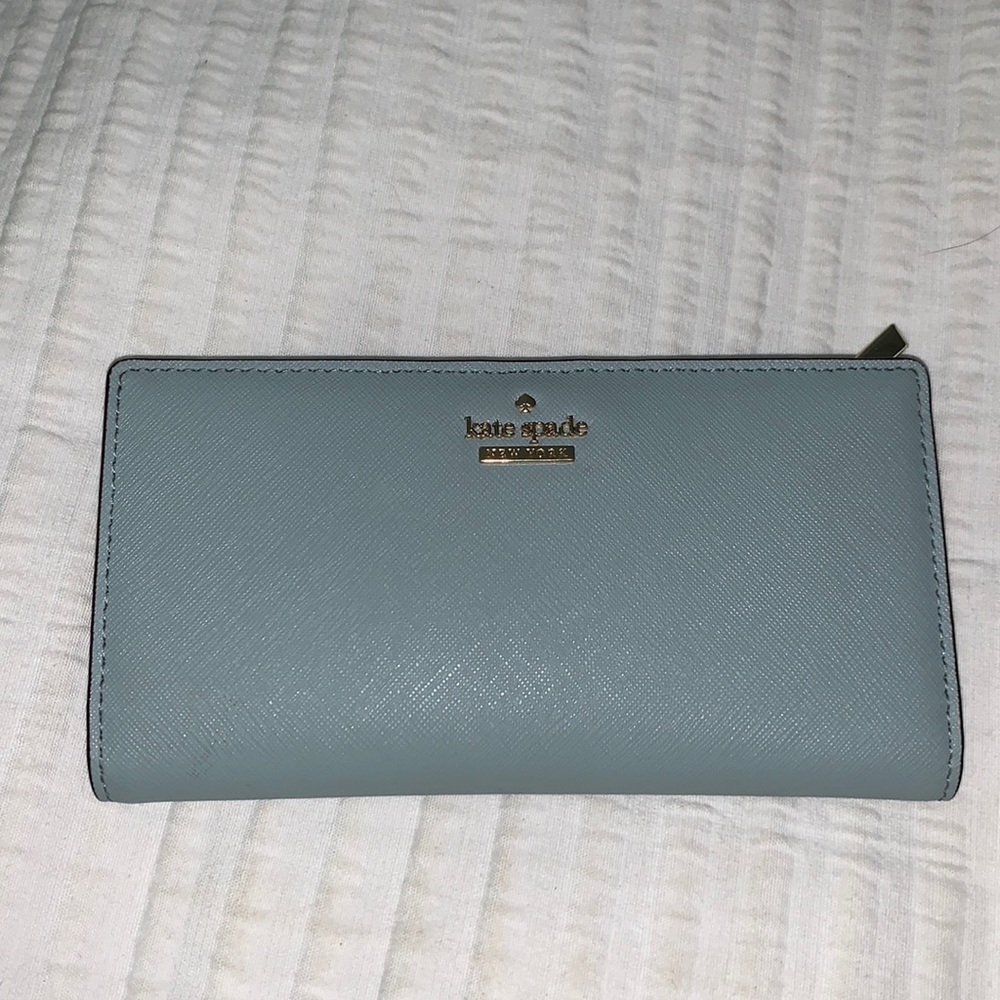 Kate spade staci large slim bifold wallet. Excellent condition